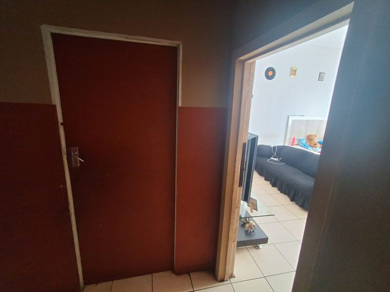 House For Sale In Johannesburg - Photo 6