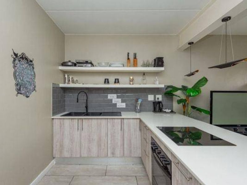 Townhouse For Sale In Alberton - Photo 2