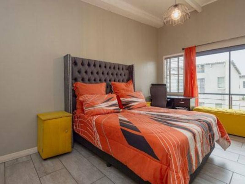 Townhouse For Sale In Alberton - Photo 6