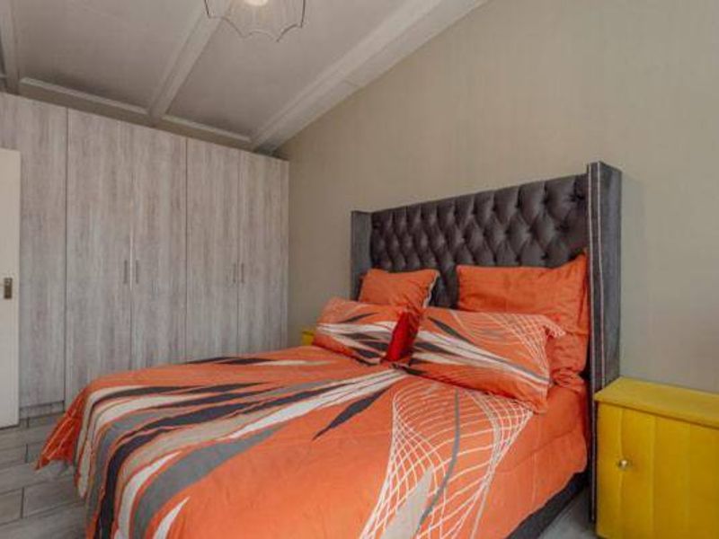 Townhouse For Sale In Alberton - Photo 5