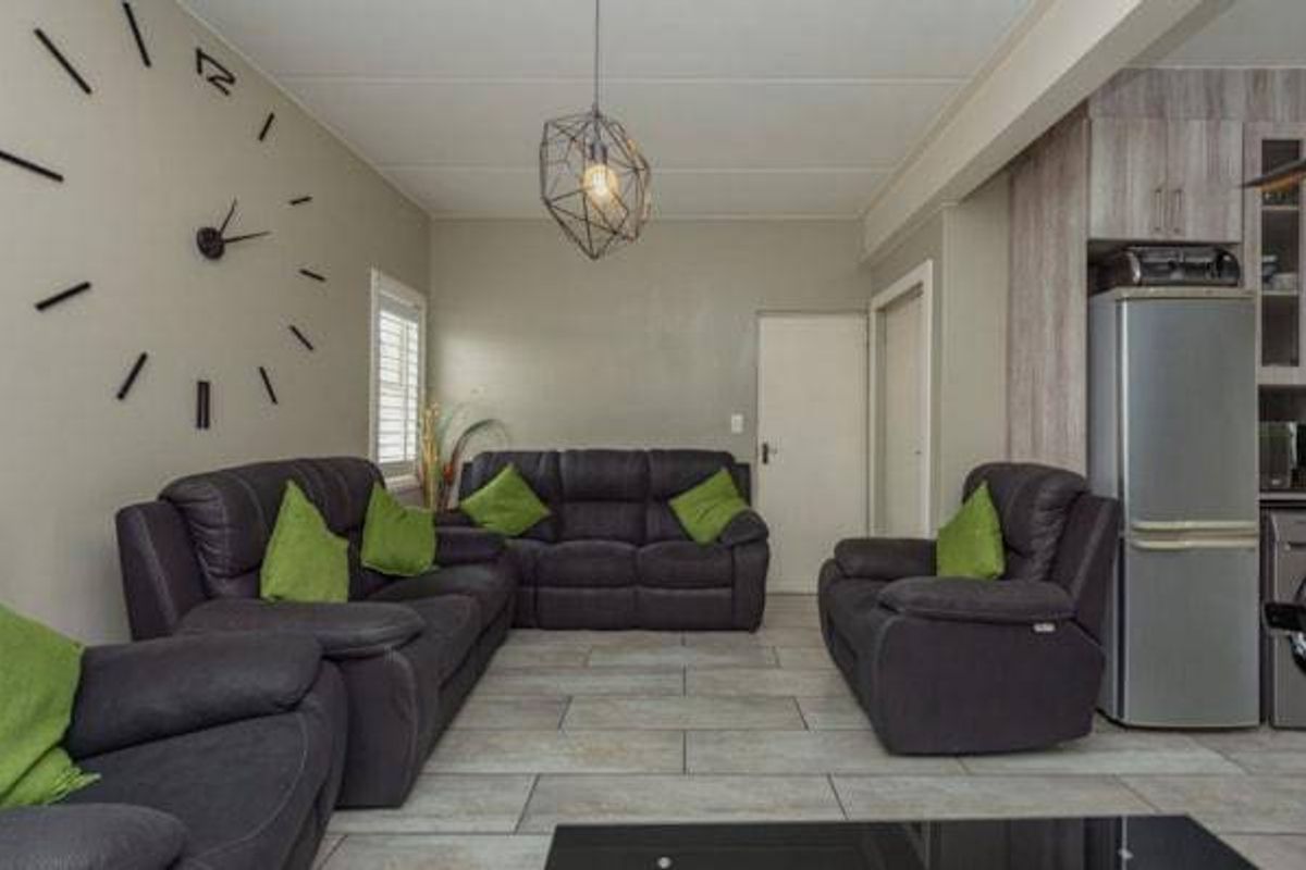 Townhouse For Sale In Alberton - Photo 4