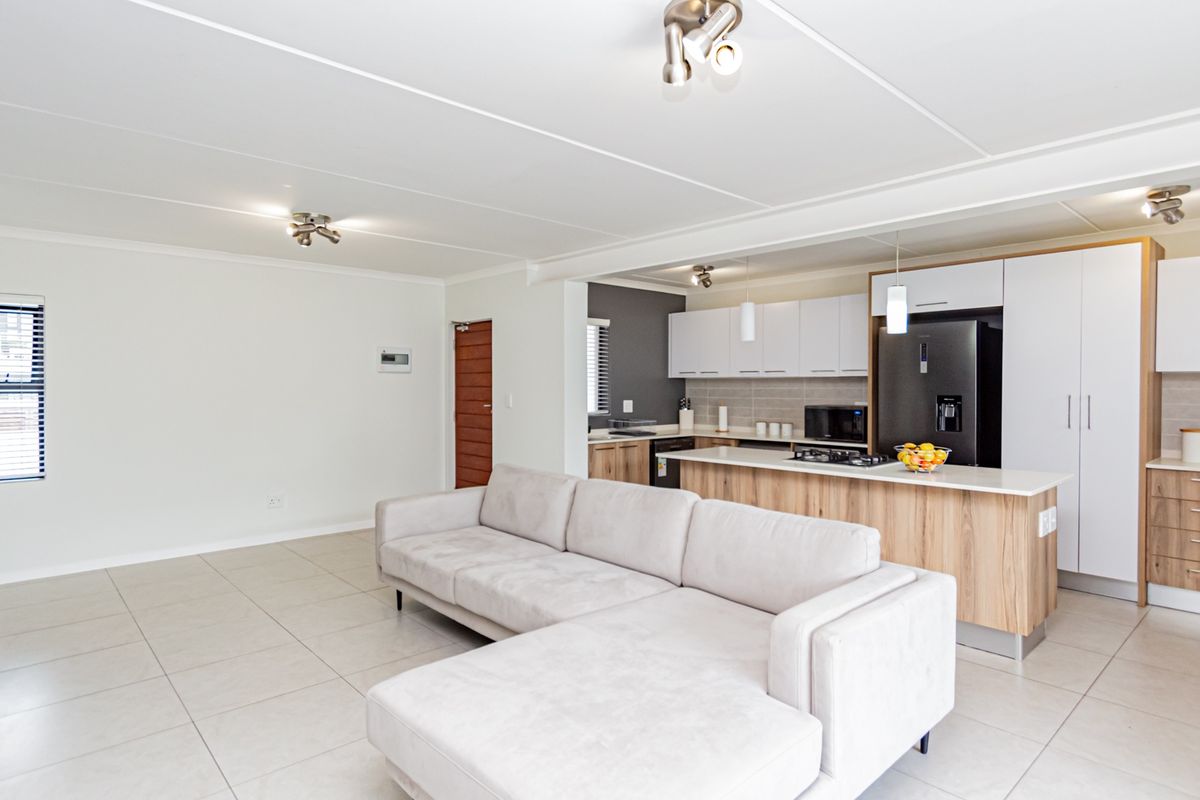 Apartment Rental Monthly In Edenvale - Photo 4