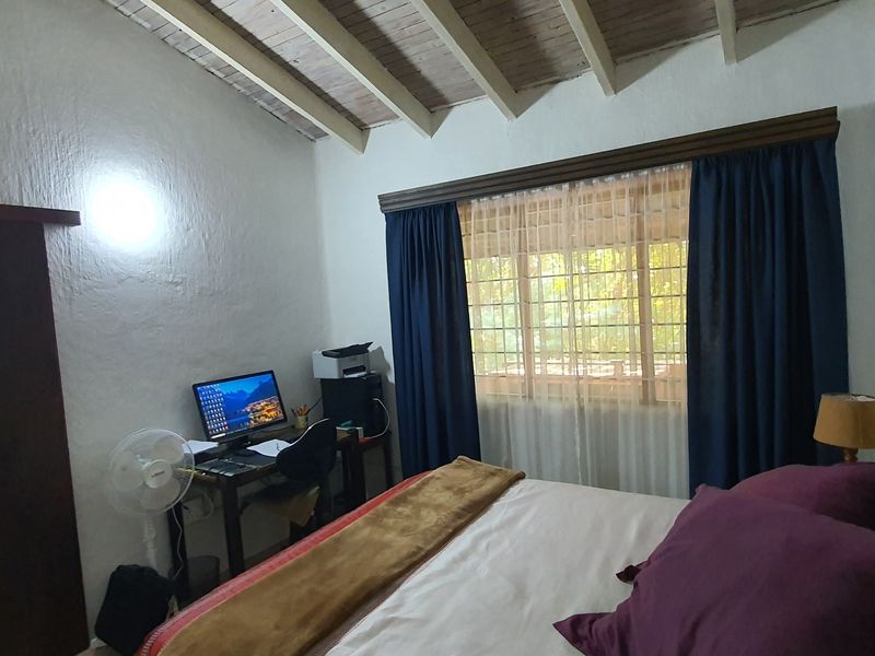 Townhouse For Sale In Port Edward - Photo 9