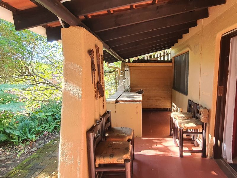 Townhouse For Sale In Port Edward - Photo 4