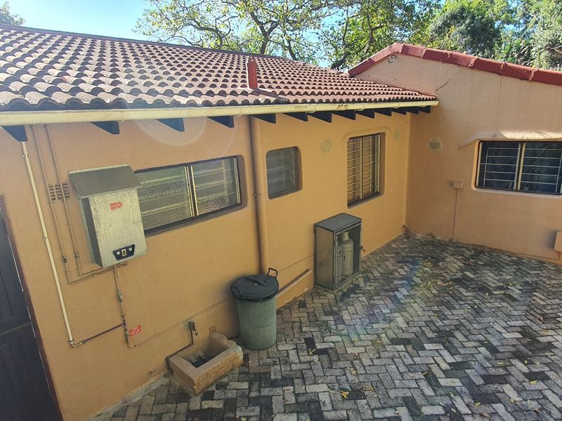 Townhouse For Sale In Port Edward - Photo 2