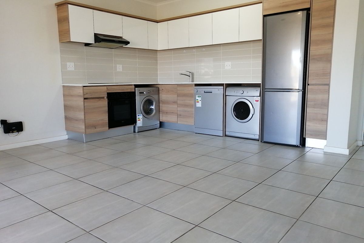Apartment Rental Monthly In Midrand - Photo 3