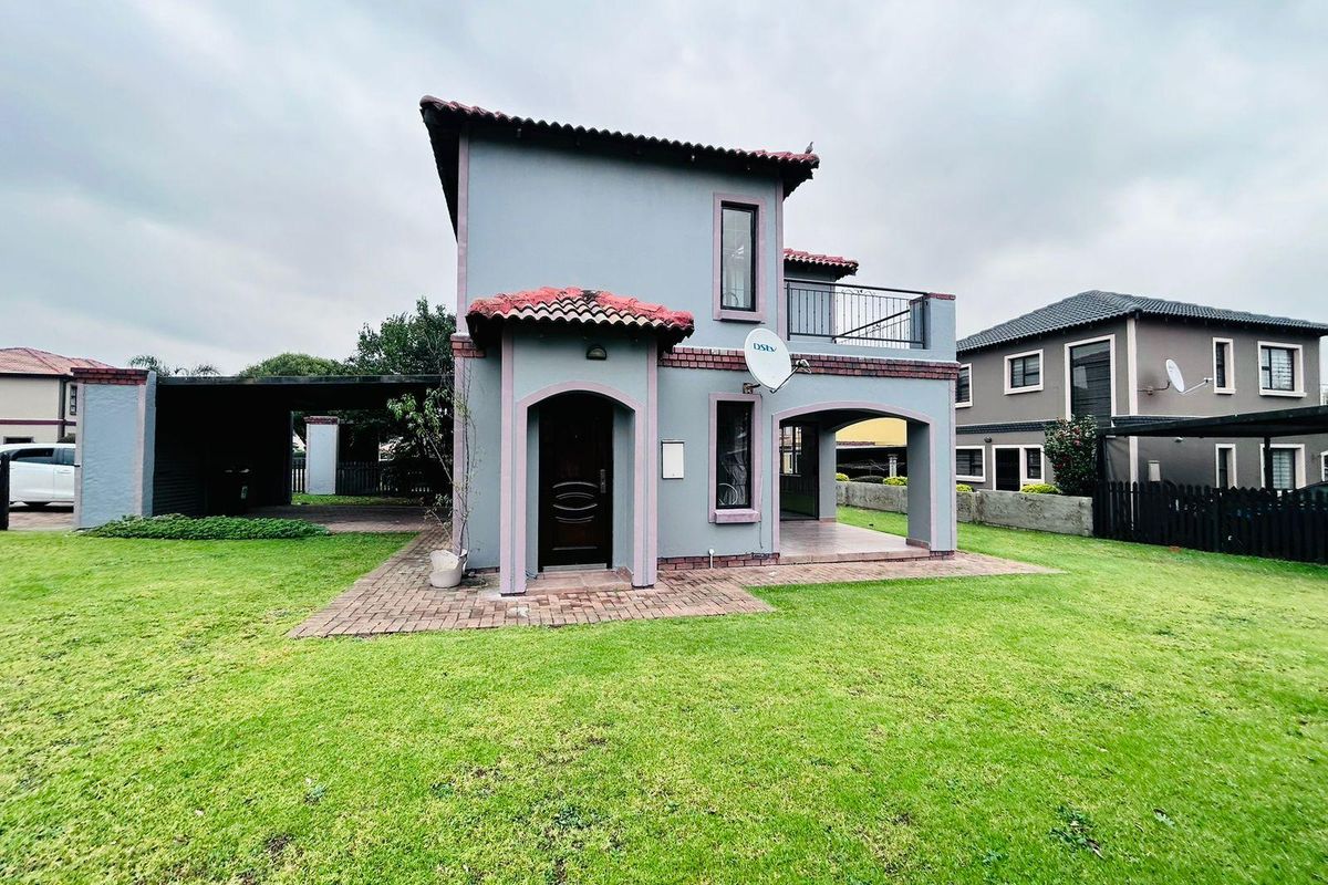 Townhouse For Sale In Alberton - Photo 5
