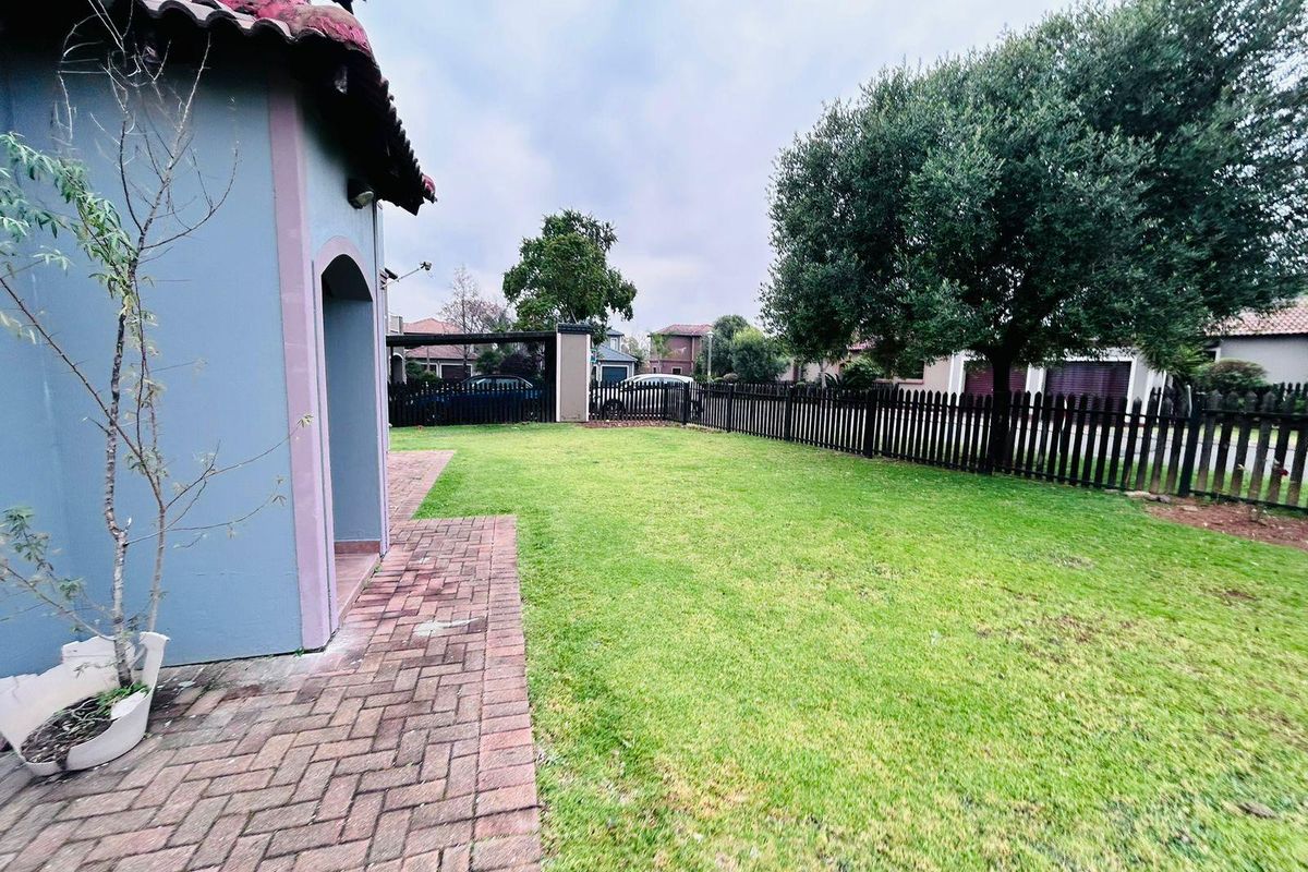 Townhouse For Sale In Alberton - Photo 4