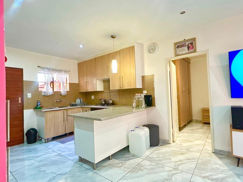 Apartment Rental Monthly In Midrand - Photo 4