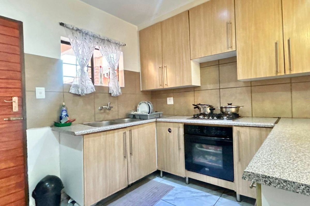 Apartment Rental Monthly In Midrand - Photo 3