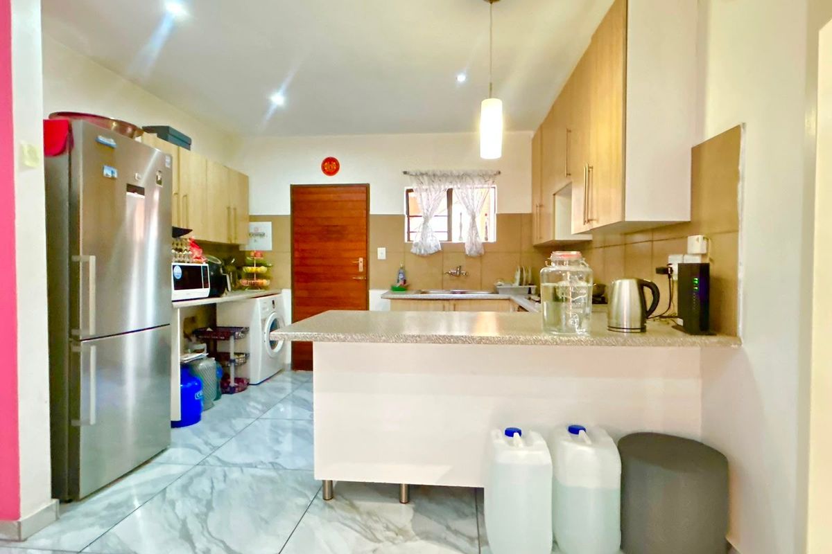 Apartment Rental Monthly In Midrand - Photo 5