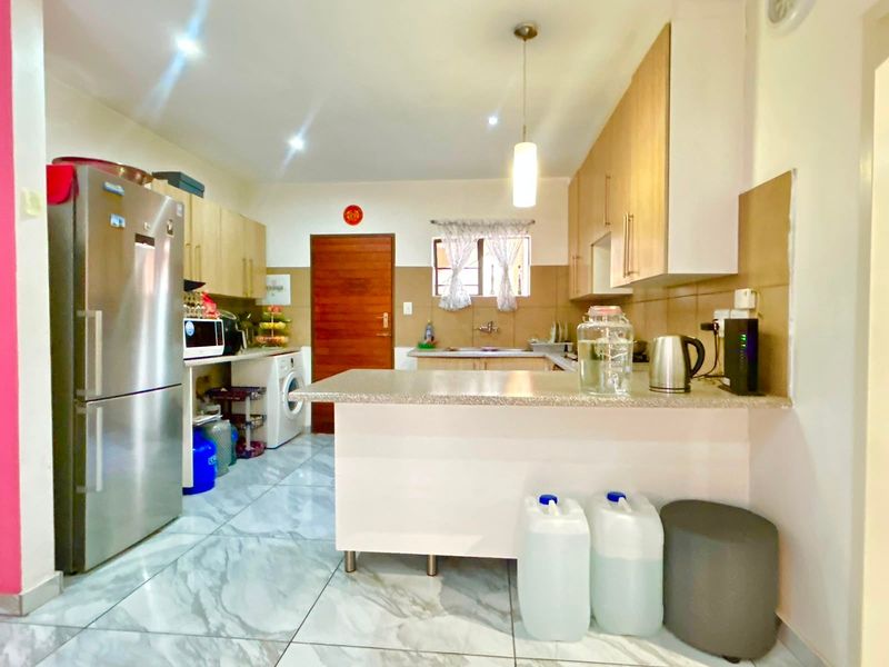 Apartment Rental Monthly In Midrand - Photo 5