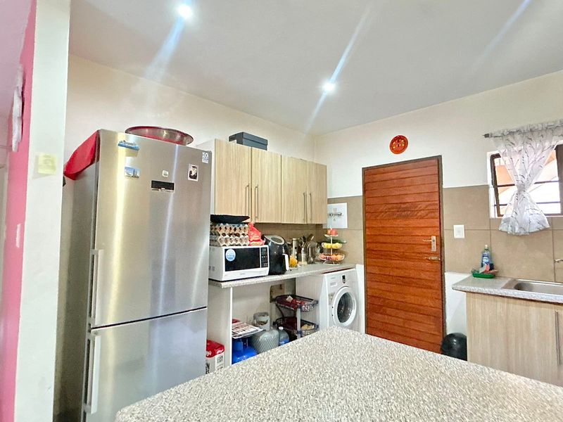 Apartment Rental Monthly In Midrand - Photo 8