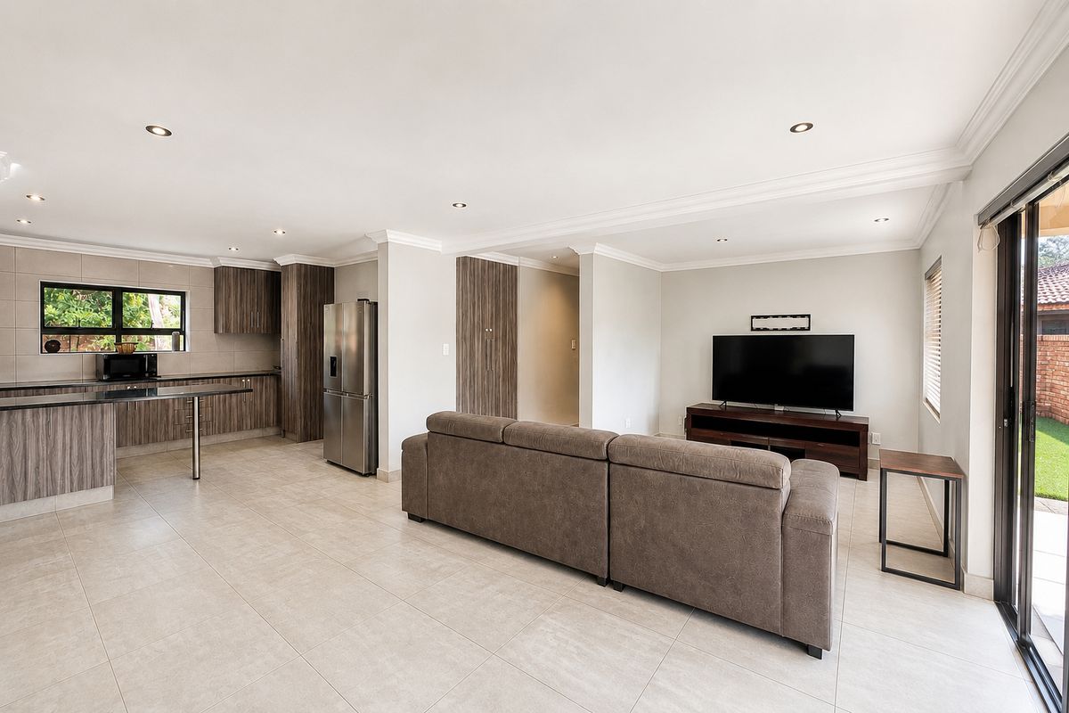 Townhouse Rental Monthly In Pretoria - Photo 2