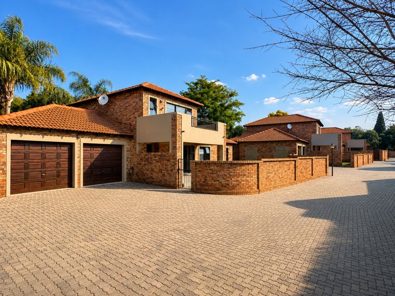 Townhouse Rental Monthly In Pretoria - Photo 1
