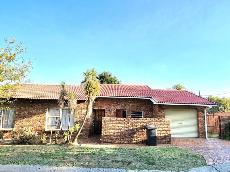 Cluster Rental Monthly In Midrand - Photo 1