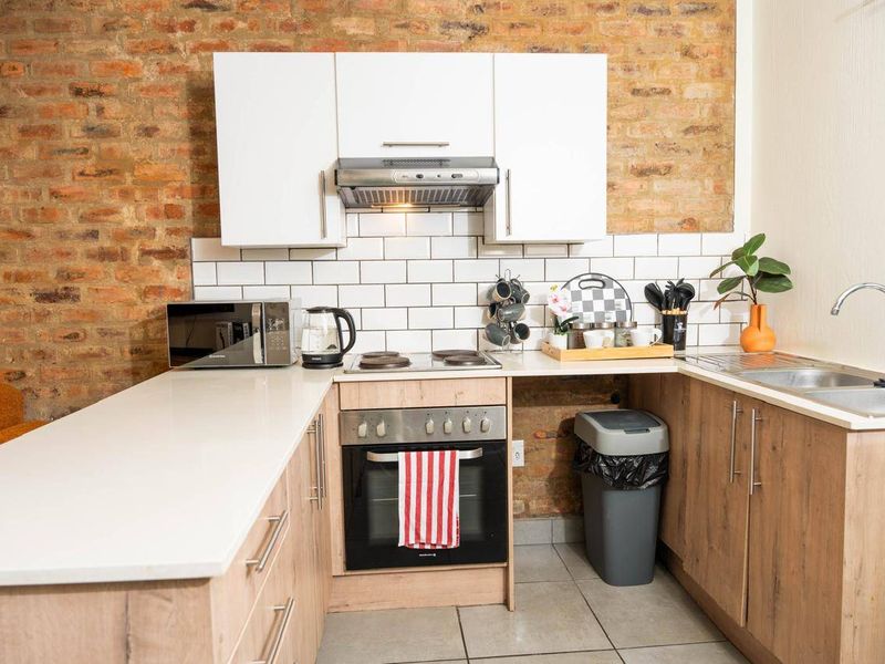 Townhouse Rental Monthly In Kempton Park - Photo 6