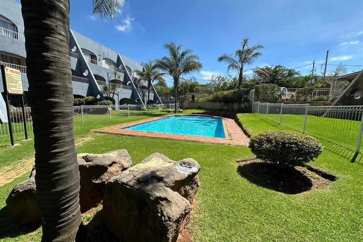 Apartment For Sale In Roodepoort - Photo 2