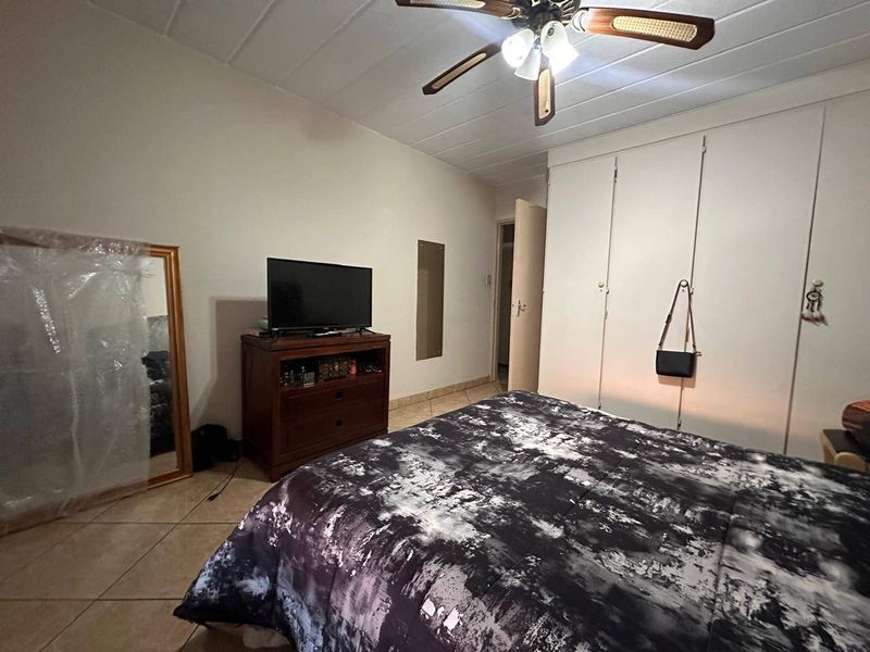 Apartment For Sale In Roodepoort - Photo 8