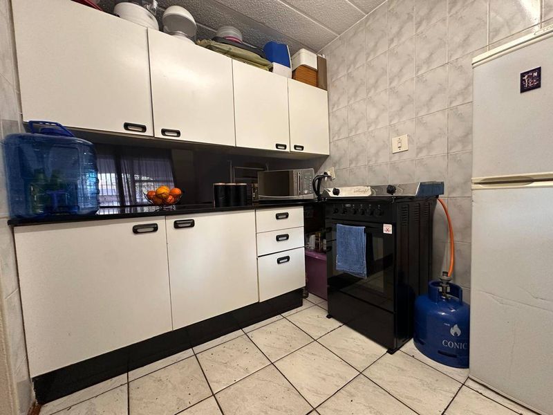 Apartment For Sale In Roodepoort - Photo 4