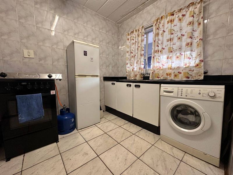Apartment For Sale In Roodepoort - Photo 3