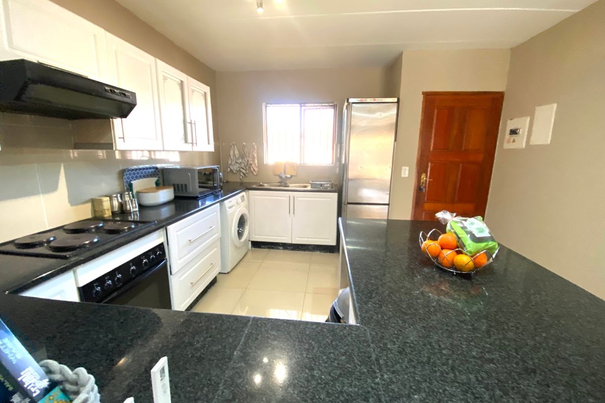 Townhouse For Sale In Midrand - Photo 4
