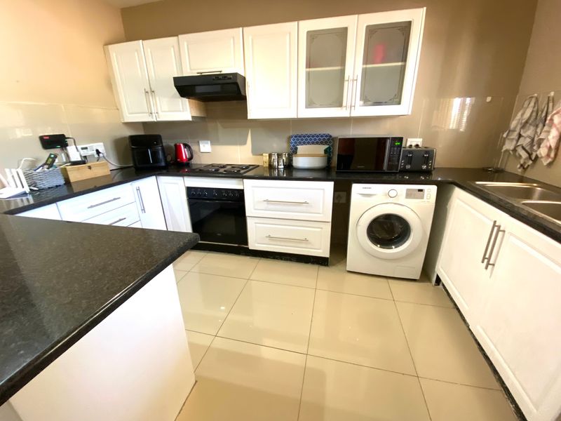 Townhouse For Sale In Midrand - Photo 3
