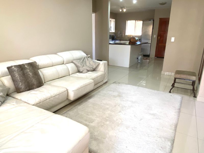 Townhouse For Sale In Midrand - Photo 10