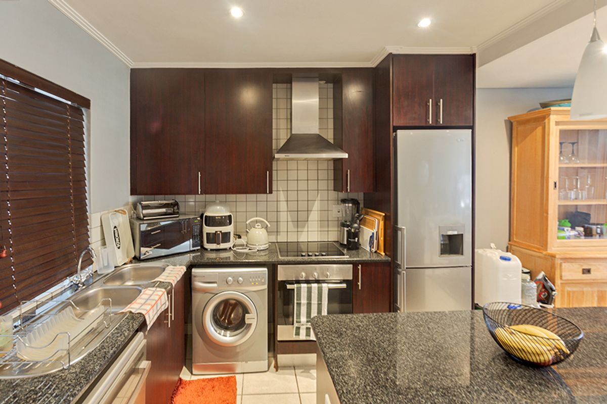 Apartment Rental Monthly In Sandton - Photo 4