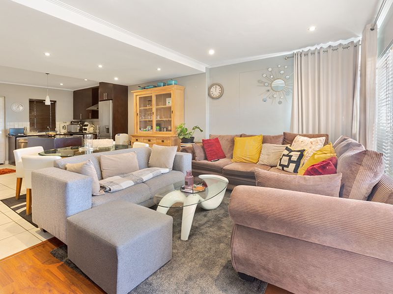 Apartment Rental Monthly In Sandton - Photo 10