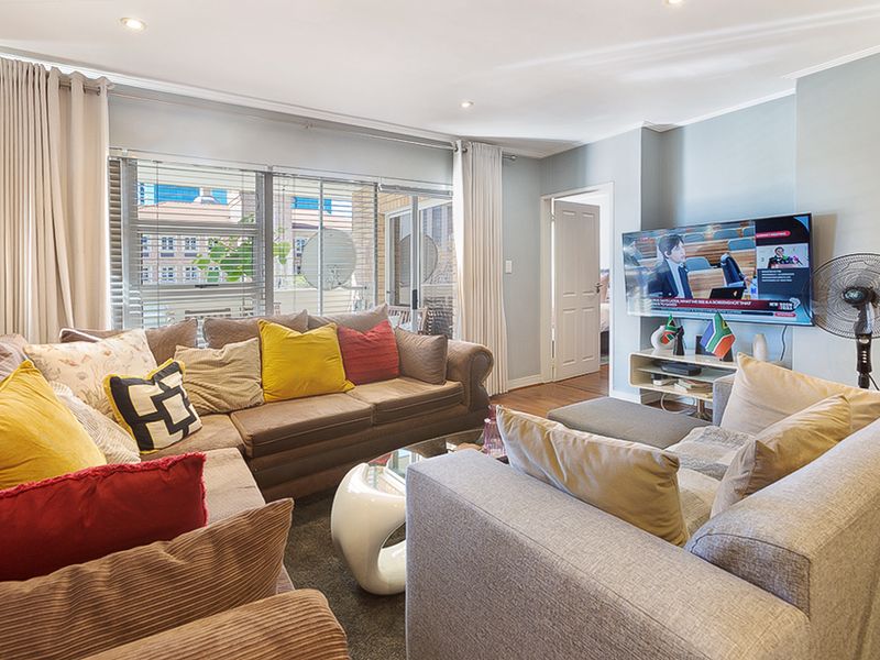 Apartment Rental Monthly In Sandton - Photo 9