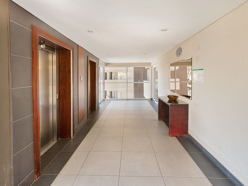 Apartment Rental Monthly In Sandton - Photo 7
