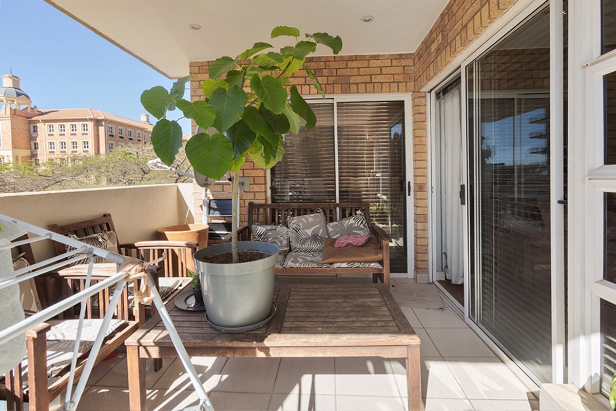 Apartment Rental Monthly In Sandton - Photo 2