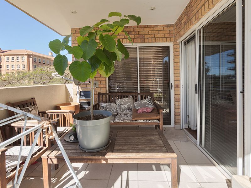 Apartment Rental Monthly In Sandton - Photo 2