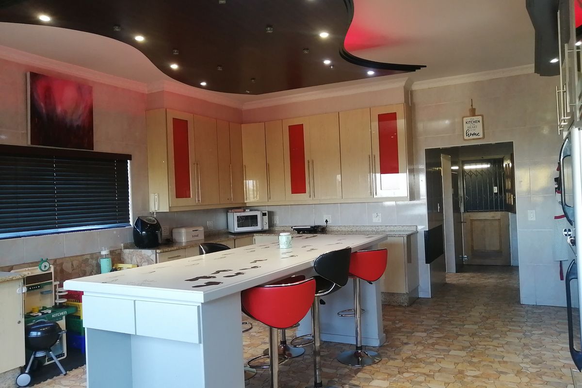 House For Sale In Johannesburg - Photo 5