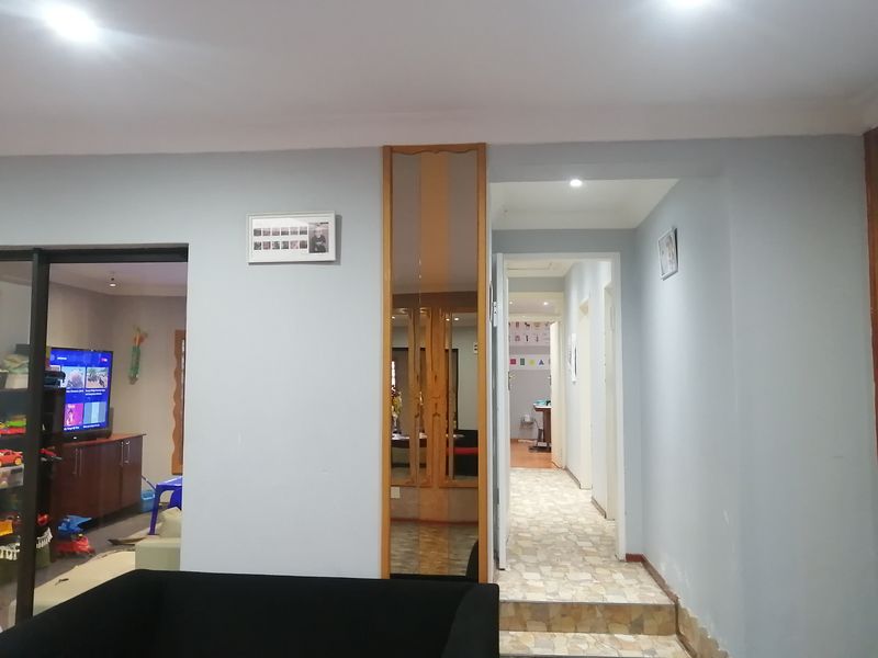 House For Sale In Johannesburg - Photo 8