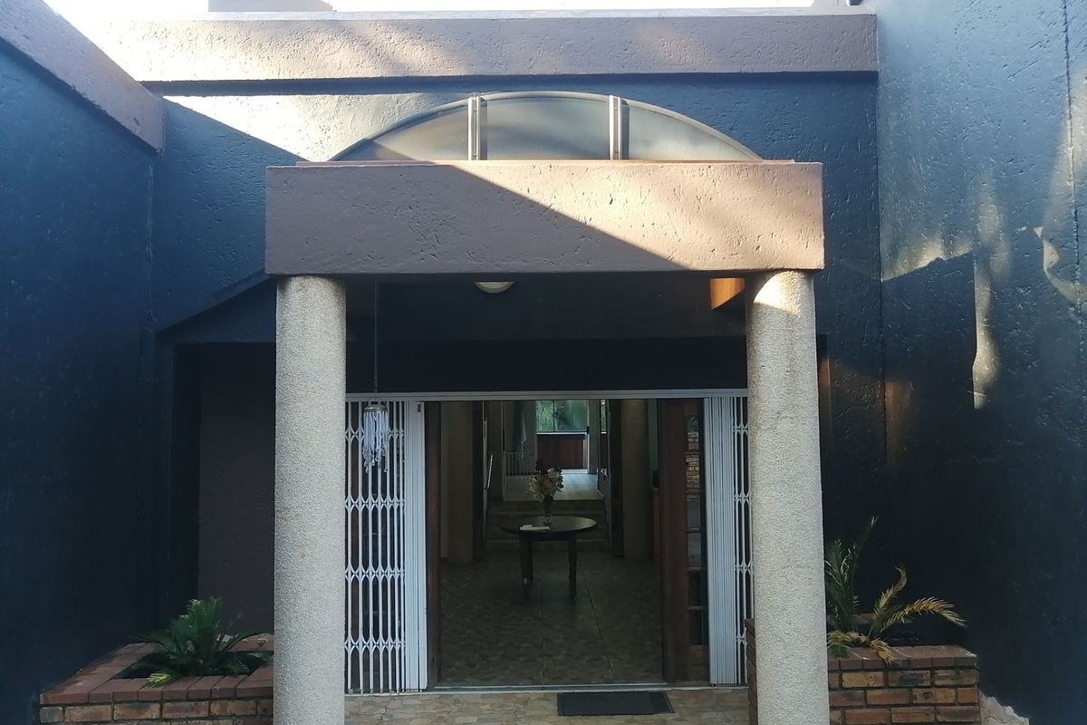 House For Sale In Johannesburg - Photo 3