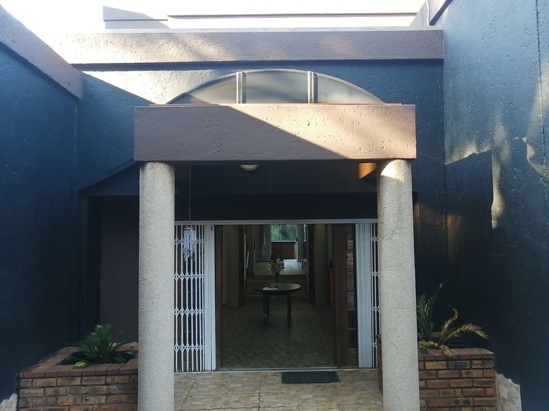 House For Sale In Johannesburg - Photo 3