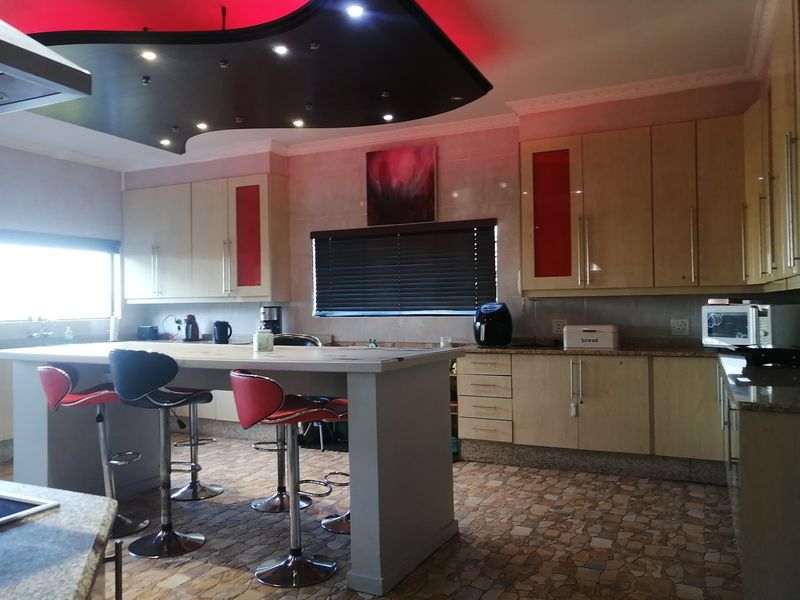 House For Sale In Johannesburg - Photo 4