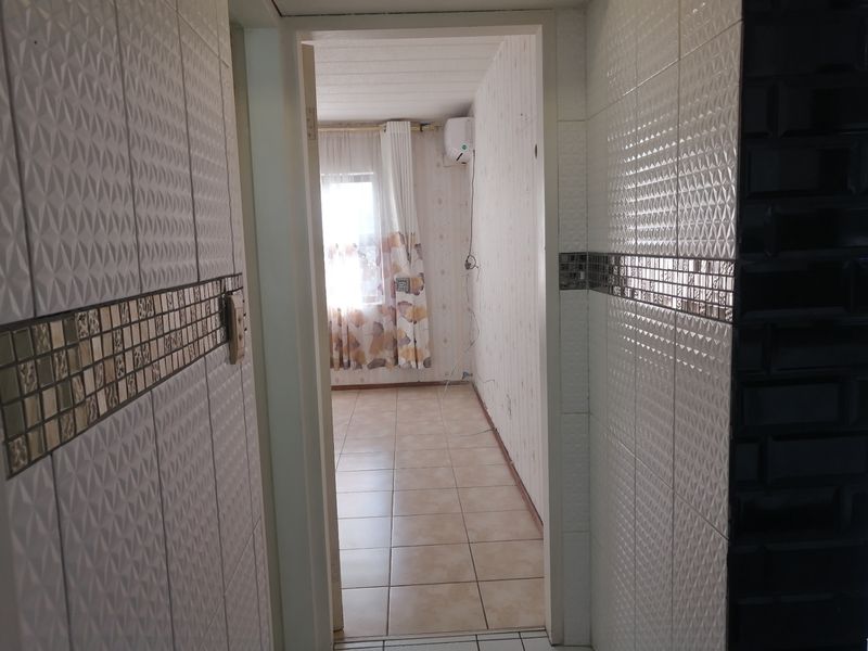 Townhouse For Sale In Johannesburg - Photo 9