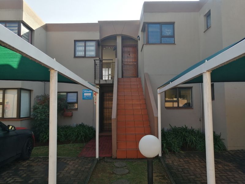 Townhouse For Sale In Johannesburg - Photo 1
