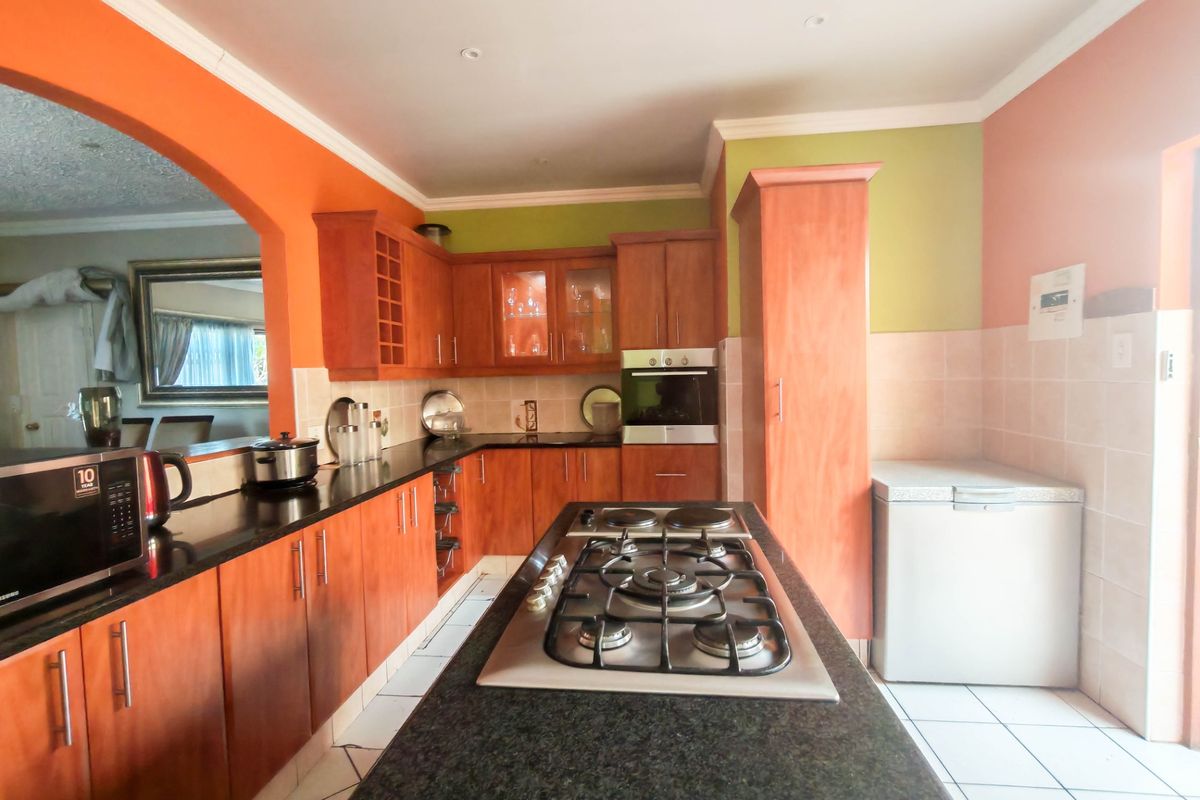 House For Sale In Margate - Photo 2