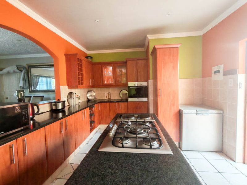 House For Sale In Margate - Photo 2