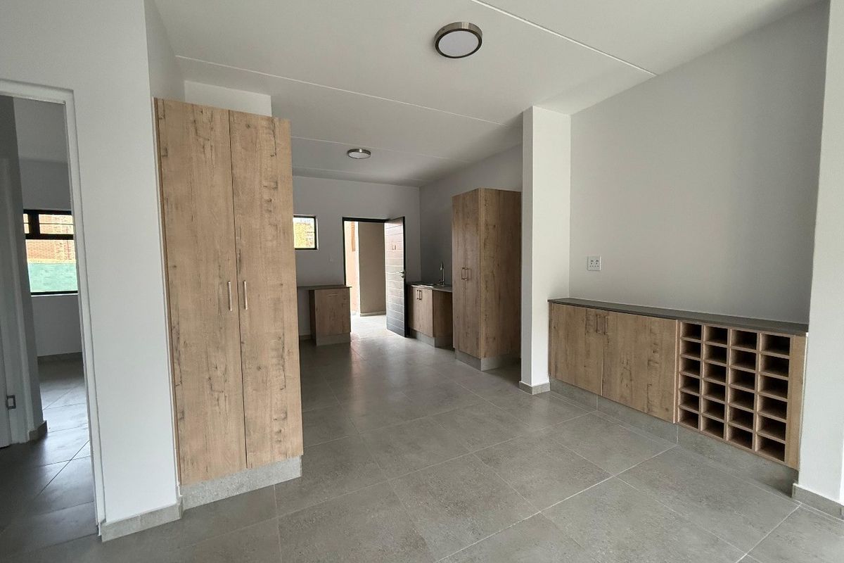 Apartment Rental Monthly In Midrand - Photo 5