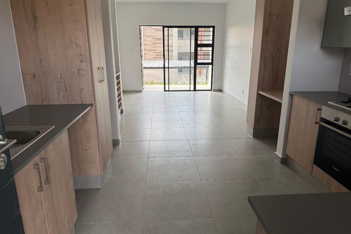 Apartment Rental Monthly In Midrand - Photo 2