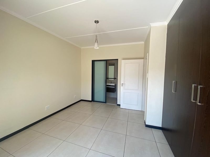Apartment Rental Monthly In Sandton - Photo 10