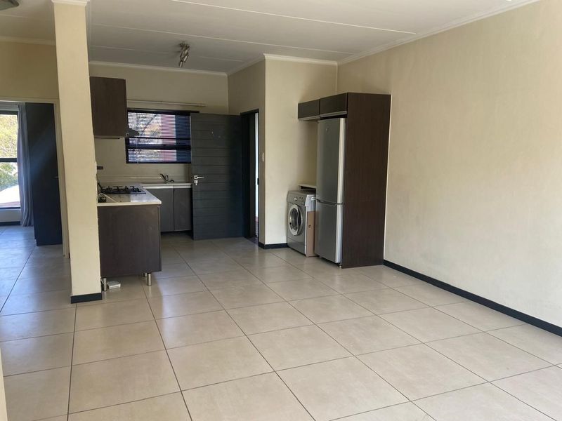 Apartment Rental Monthly In Sandton - Photo 8