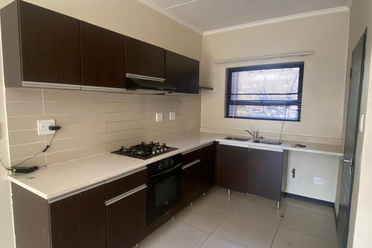 Apartment Rental Monthly In Sandton - Photo 4
