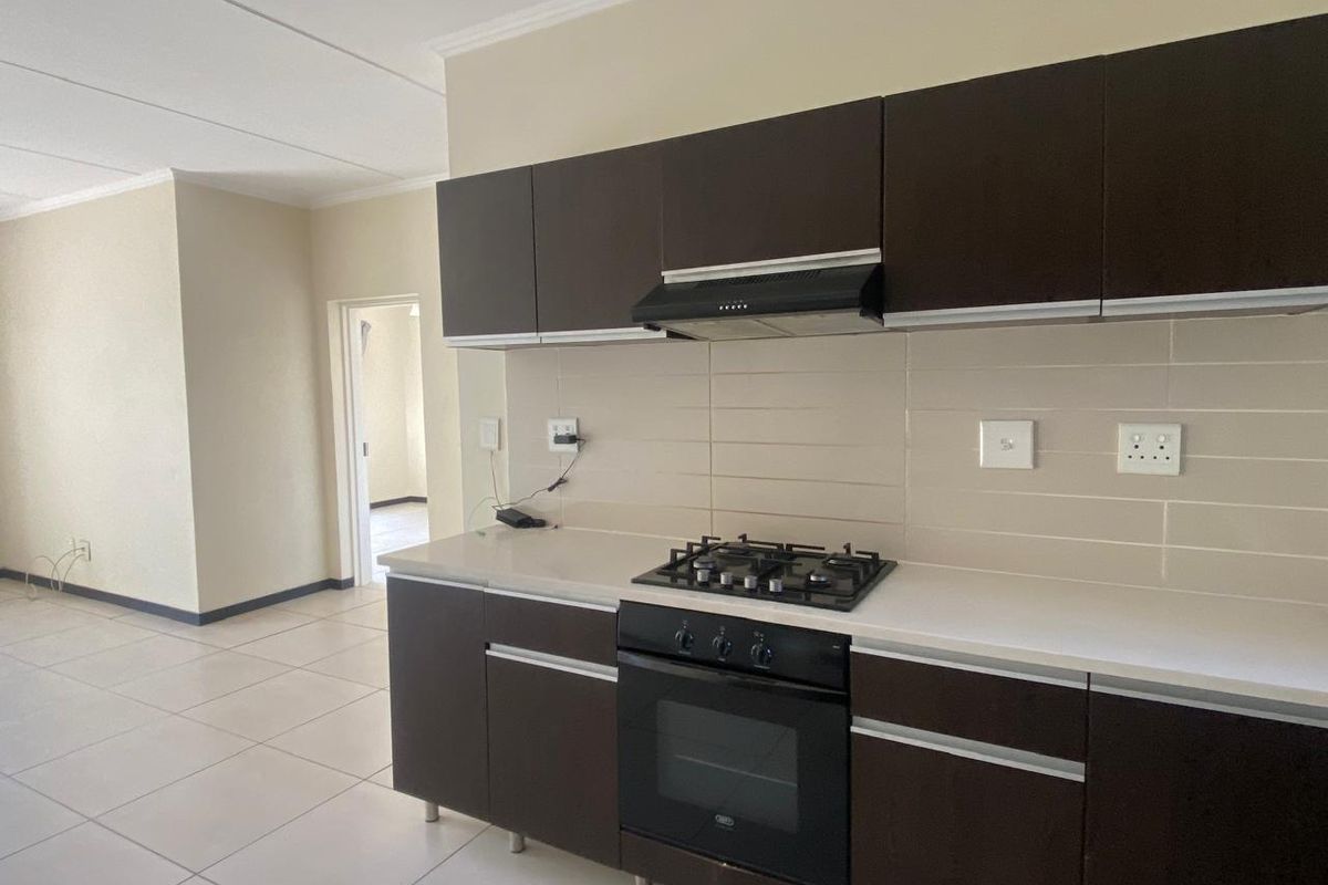 Apartment Rental Monthly In Sandton - Photo 3