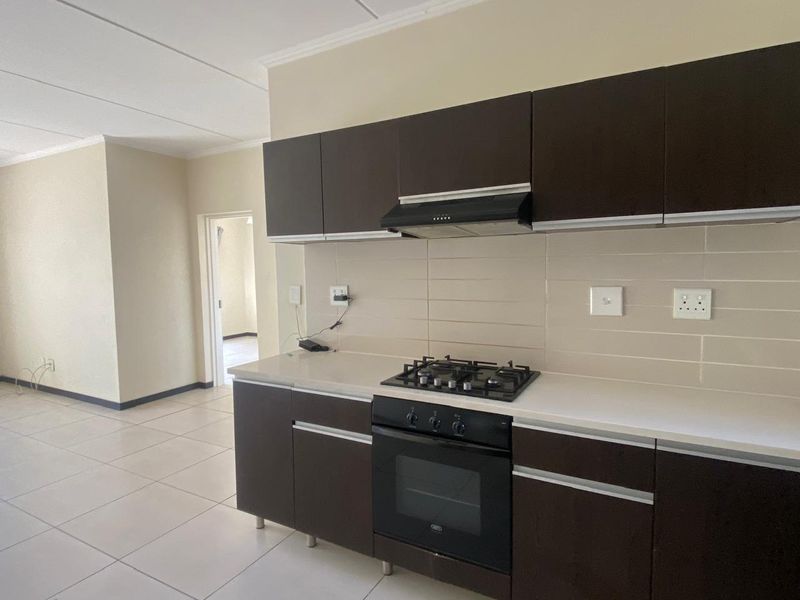 Apartment Rental Monthly In Sandton - Photo 3